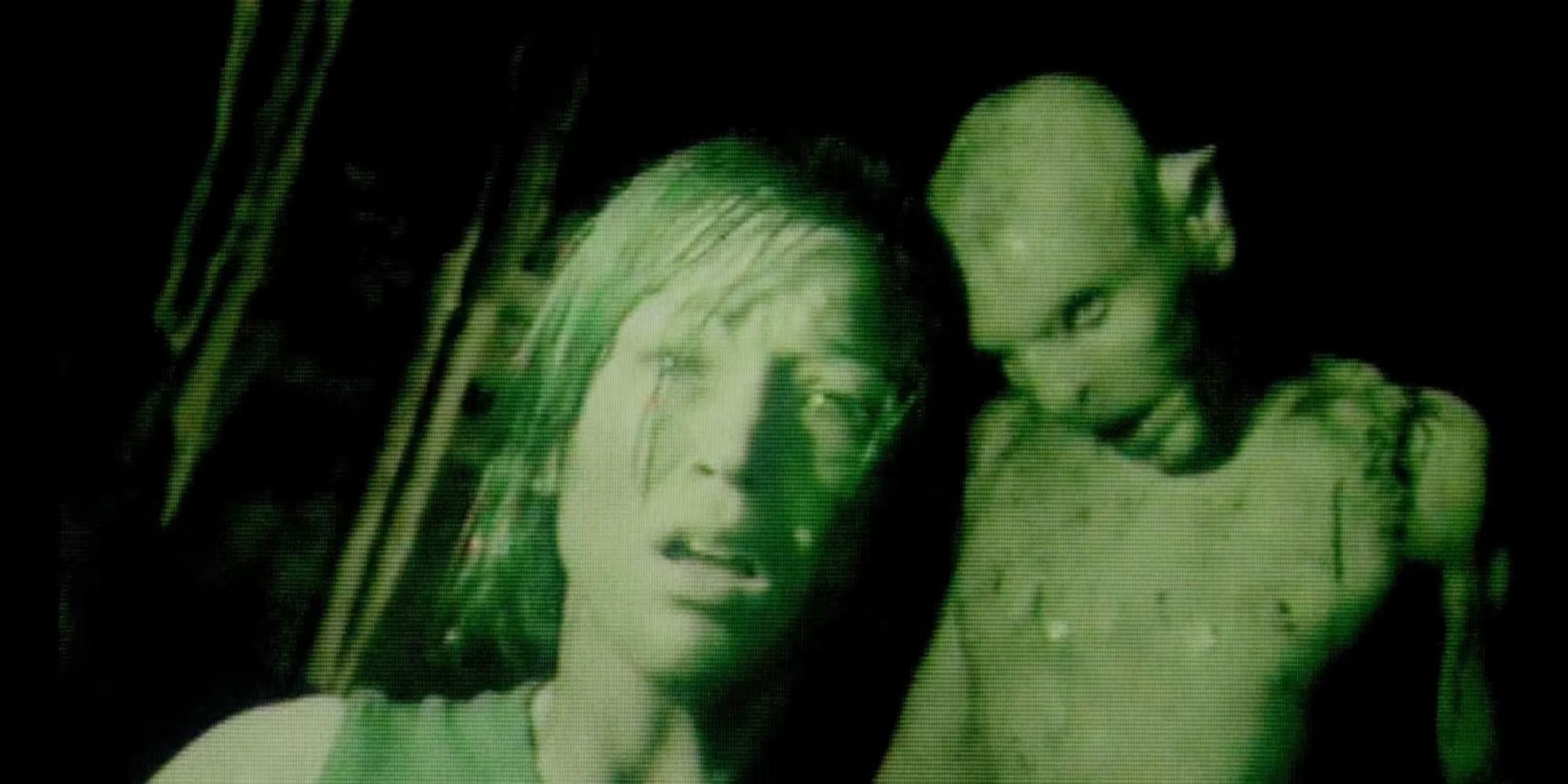 Crawler behind a female in night vision on the descent