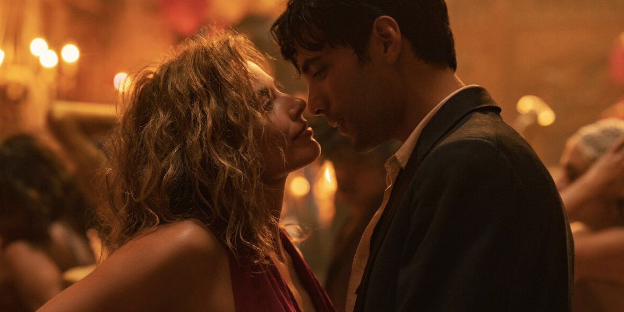 Margot Robbie and Diego Calva in Babylon