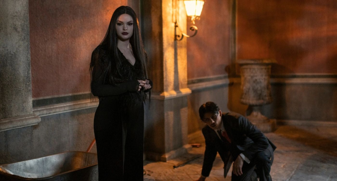 Wednesday-Gwen-Jones-Lucius-Hoyos-Netflix