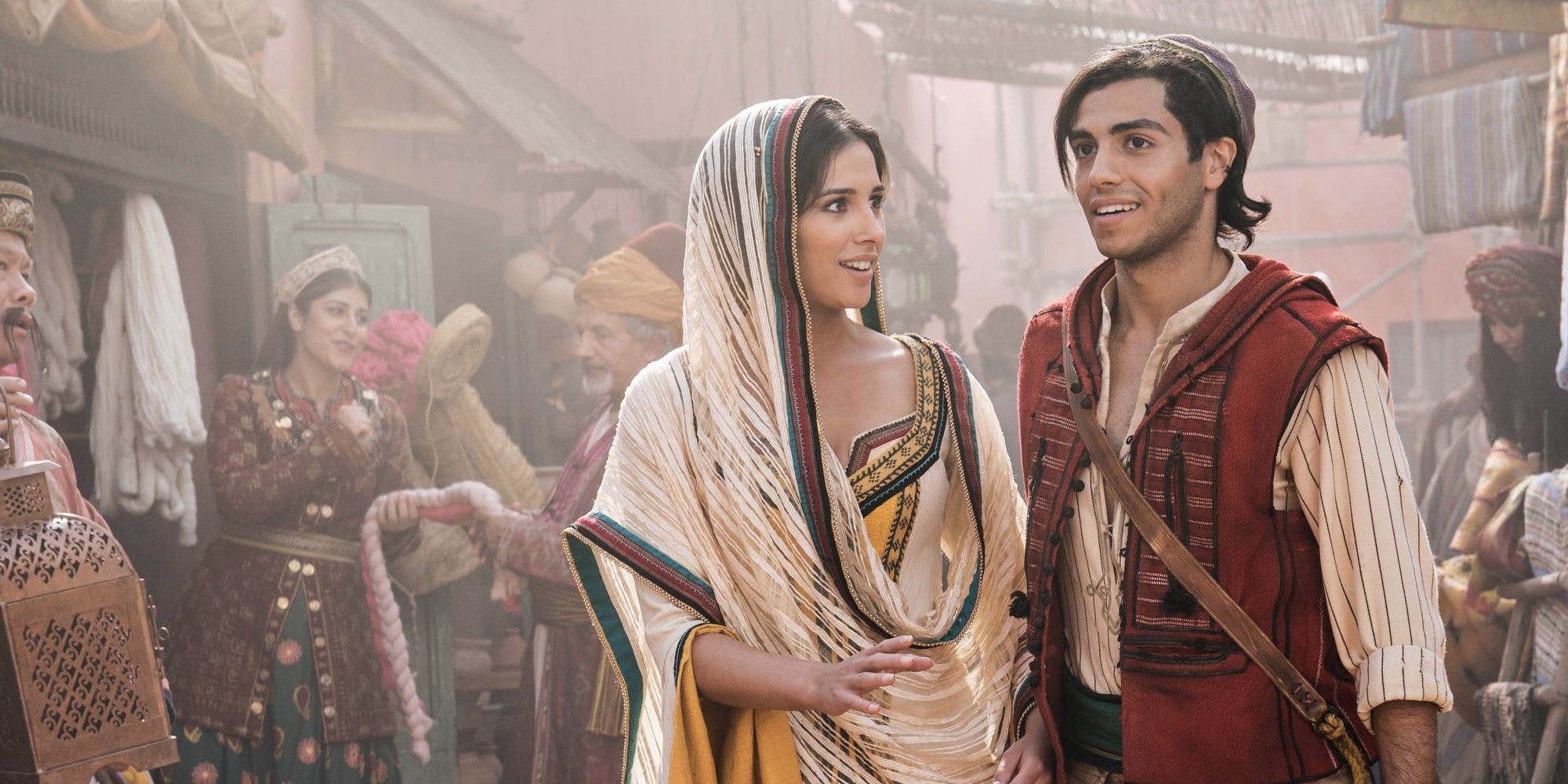 Naomi Scott and Mena Massoud in Aladdin