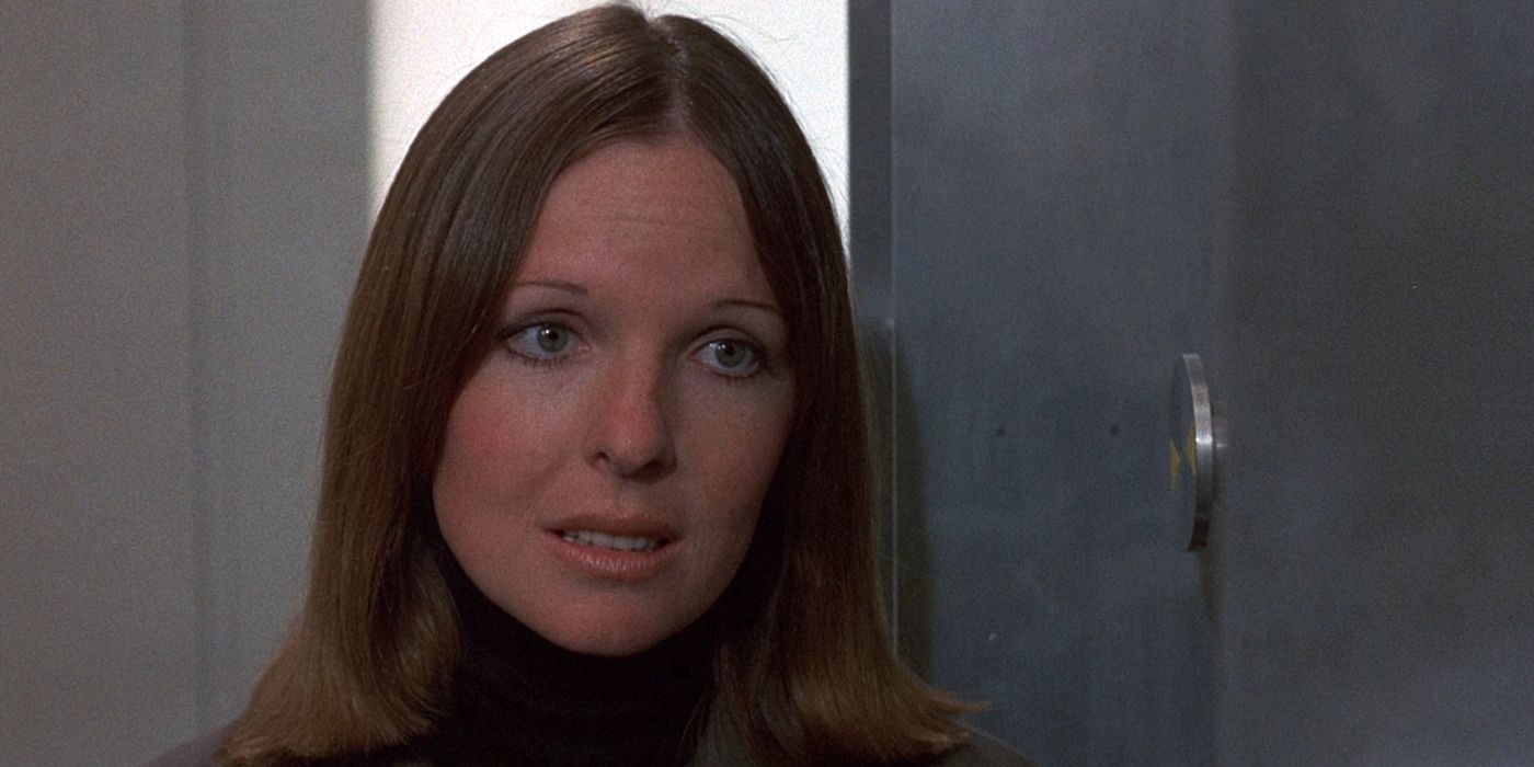 Diane Keaton as Luna Schlosser looks troubled in 'Sleeper'
