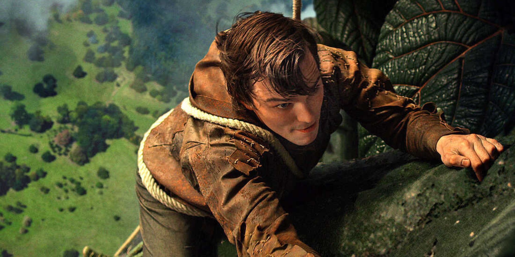 Jack (Nicholas Hoult) climbs a bean stalk in Jack the Giant Slayer (2013)