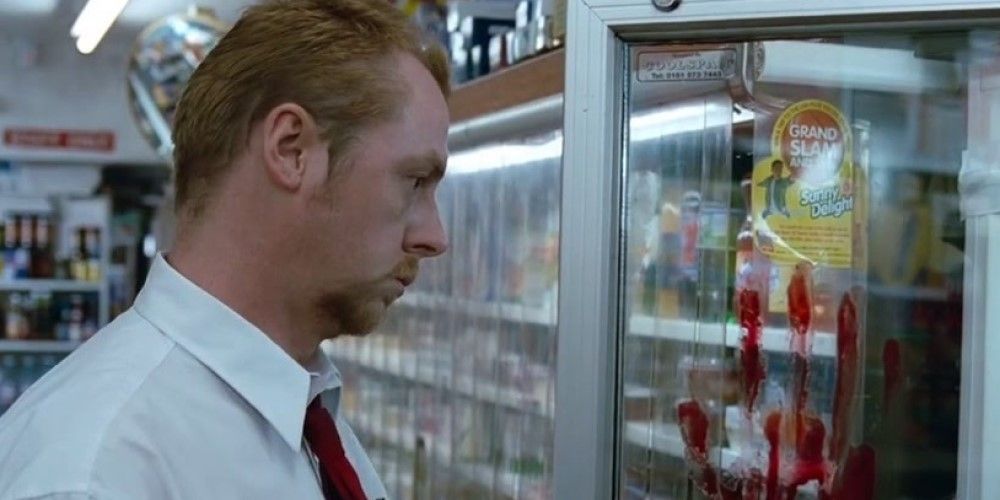 Simon Pegg ignores bloody handprint in 'Shaun of the Dead'