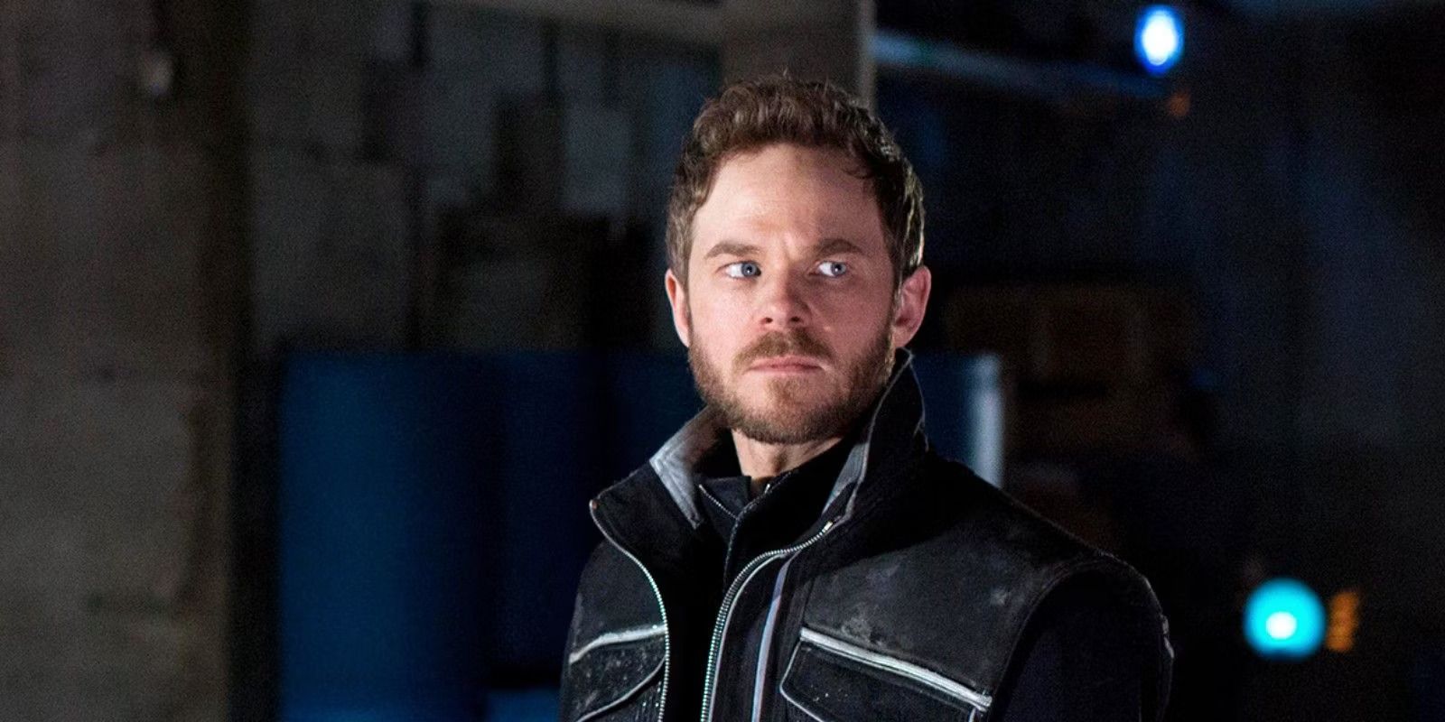 Shawn Ashmore as Bobby Drake / Iceman in X-Men: Days of Future Past discusses strategies with the team.
